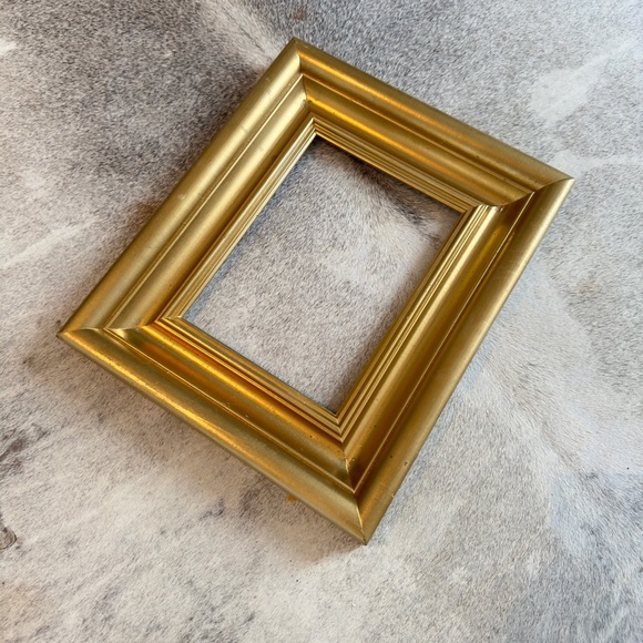 VINTAGE Wooden Shabby Chic Gold Empty Frame 10”x12” Opening 6”x8” Chunky Wood - Picture 3 of 15